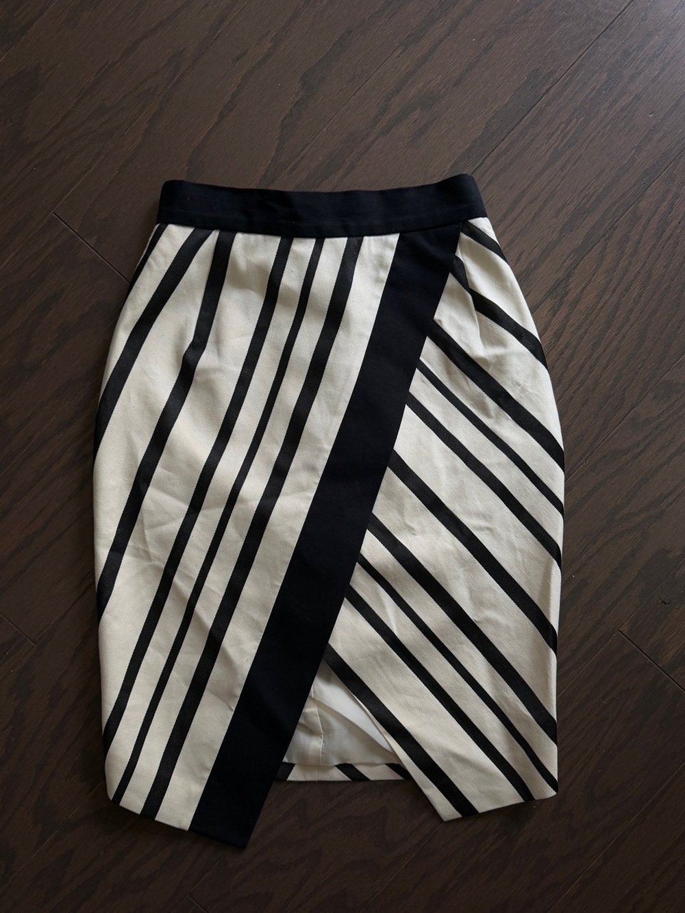 H&M Black and Cream Diagonal Stripe Pencil Skirt